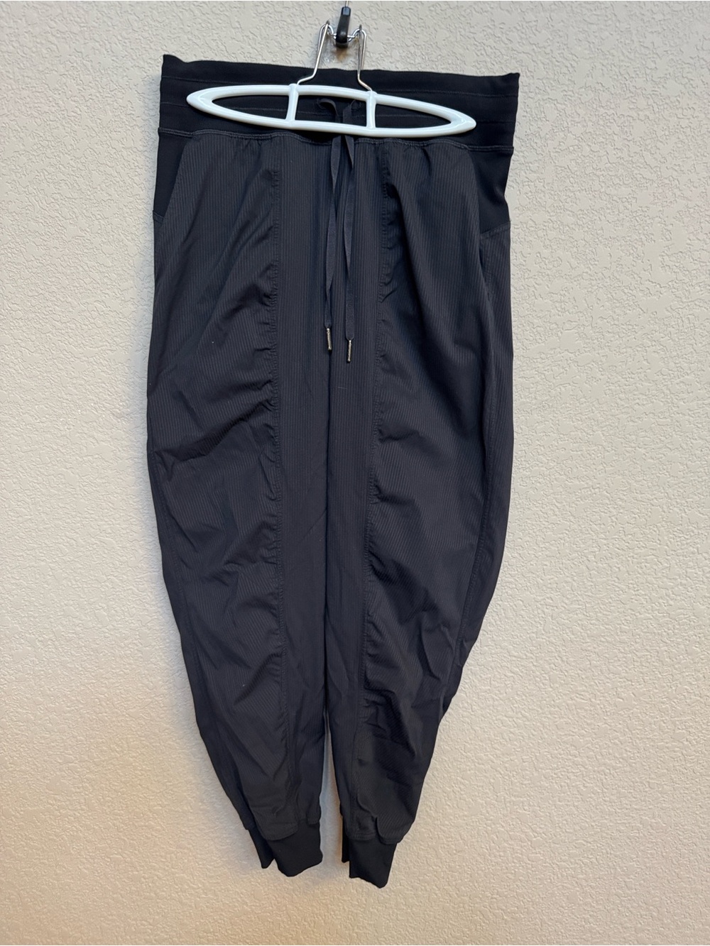 Lululemon Joggers - Size 6 - Like New